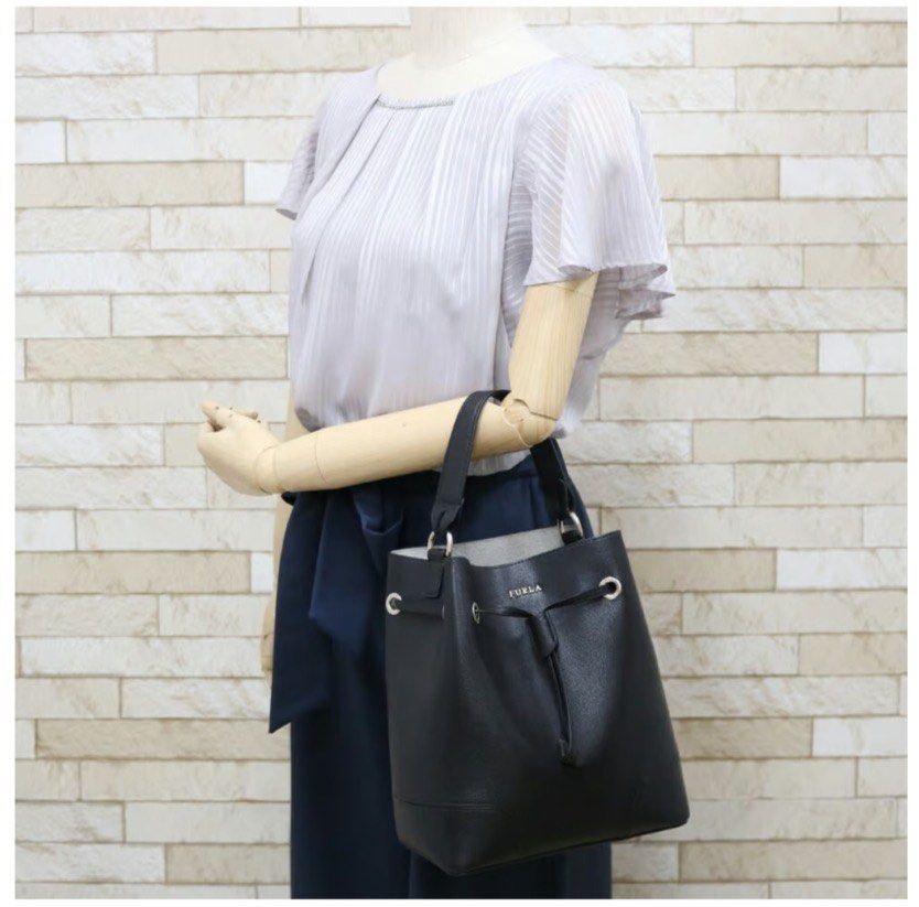 FURLA STACY CASANOVA S LEATHER BAG Luxury Bags Wallets on Carousell