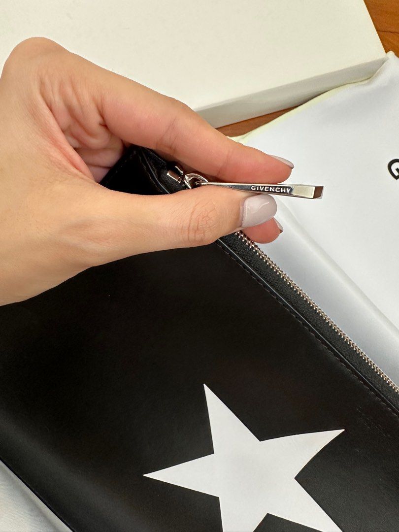 Givenchy pochette discount