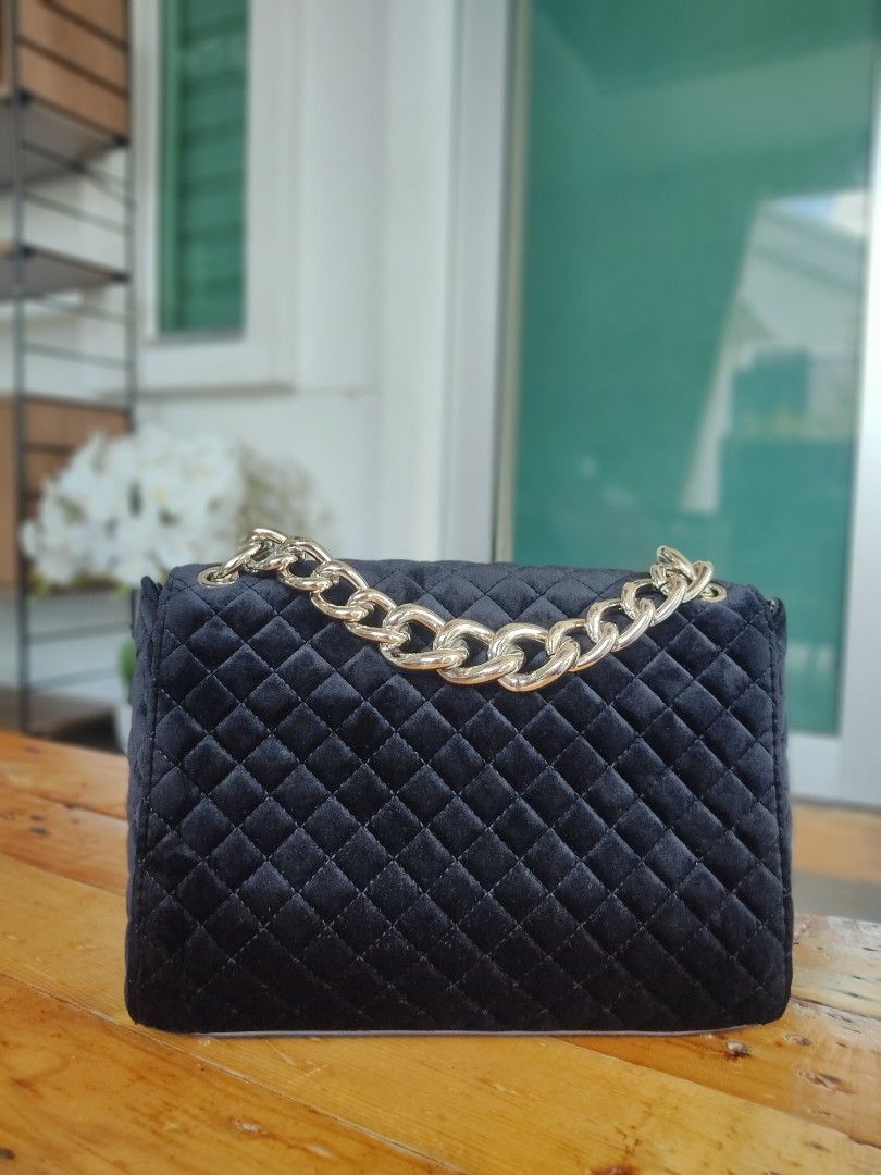 GUESS G-lux quilted handbag Black medium size black purse