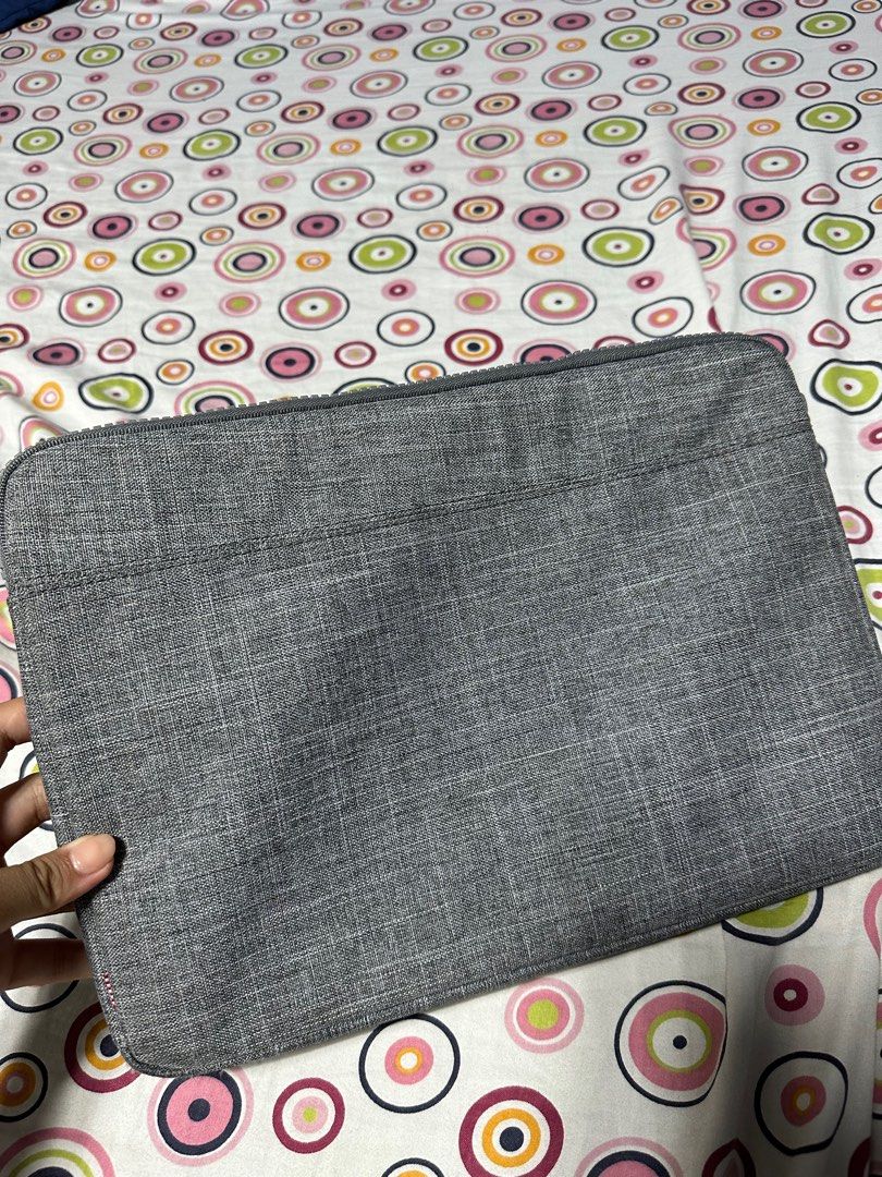 Herschel laptop sleeve 14 inch hotsell