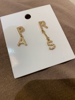 H&M 穿式鑽式字母耳環