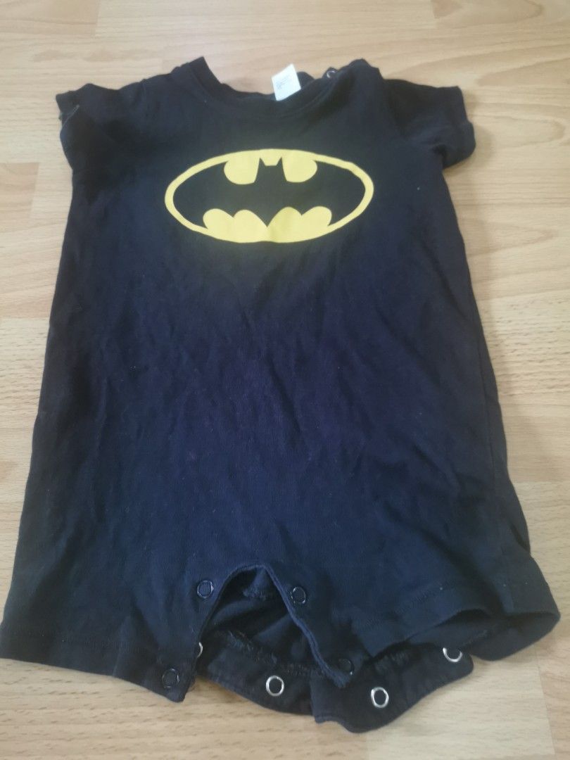 H M Batman Bodysuit Babies Kids Babies Kids Fashion on Carousell
