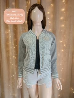 (Category: ) located in . Submitted by lesthriftmnl (Listing ID 1252174444, Image 1). Description: .