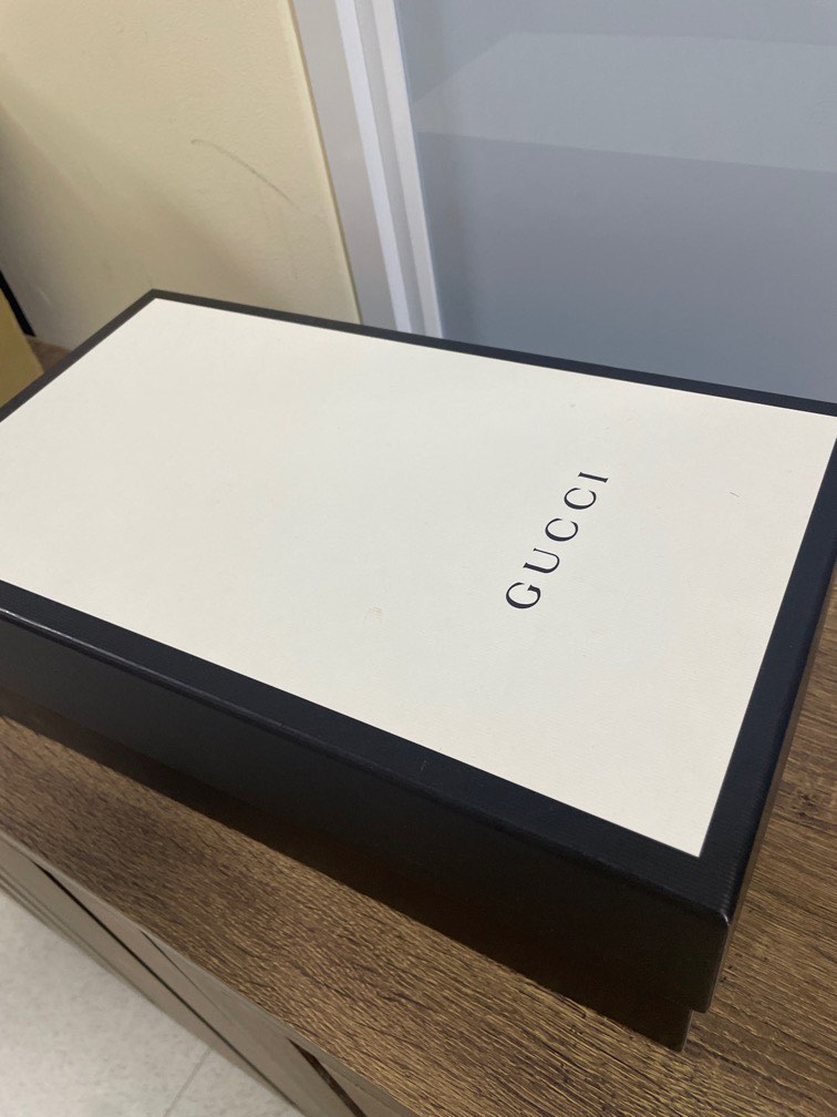 Authentic gucci shoe on sale box