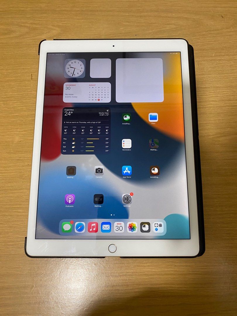 Apple iPad Pro 12.9 (2022) review: Apple's giant tablet now runs with the  M2 SoC -  Reviews