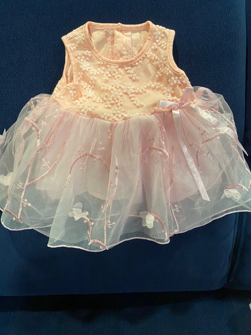 Juniors, Tiny Button (Category: Babies & Kids Fashion) located in Kuala Lumpur. Submitted by groundeddiva (Listing ID 1252159591, Image 3). Description: Some are brand new Buy more cheaper NB - 6 months .