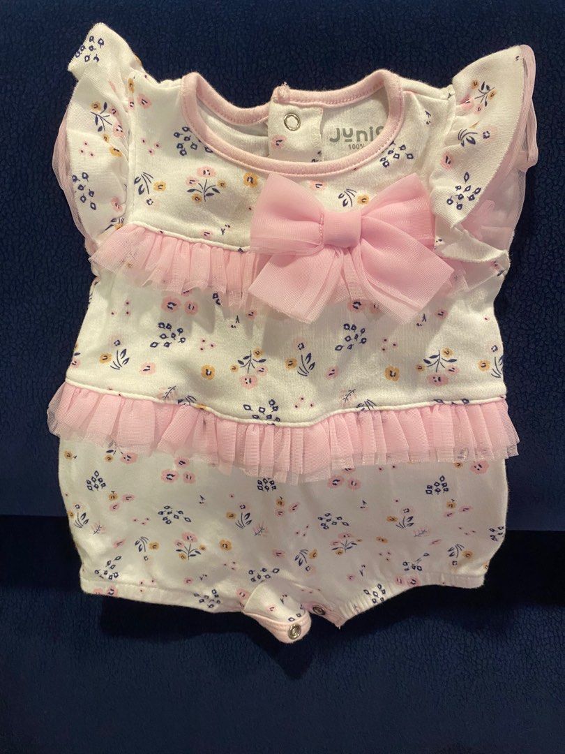 Juniors, Tiny Button (Category: Babies & Kids Fashion) located in Kuala Lumpur. Submitted by groundeddiva (Listing ID 1252159591, Image 2). Description: Some are brand new Buy more cheaper NB - 6 months .