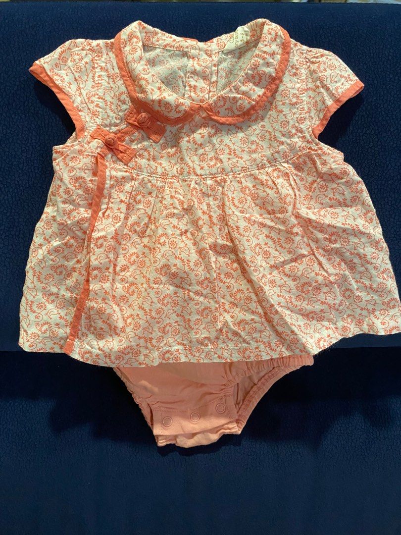 Juniors, Tiny Button (Category: Babies & Kids Fashion) located in Kuala Lumpur. Submitted by groundeddiva (Listing ID 1252159591, Image 1). Description: Some are brand new Buy more cheaper NB - 6 months .