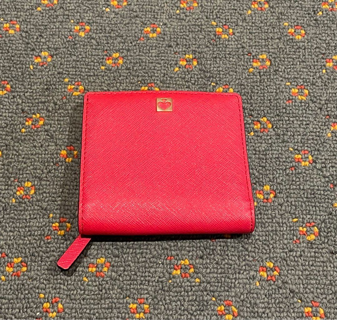 Kate Spade Wallet (Category: Luxury Bags & Wallets) located in Quezon City. Submitted by thyca (Listing ID 1252034554, Image 1). Description: Used once Size in cm 9.5 x 8 No flaws good as new.