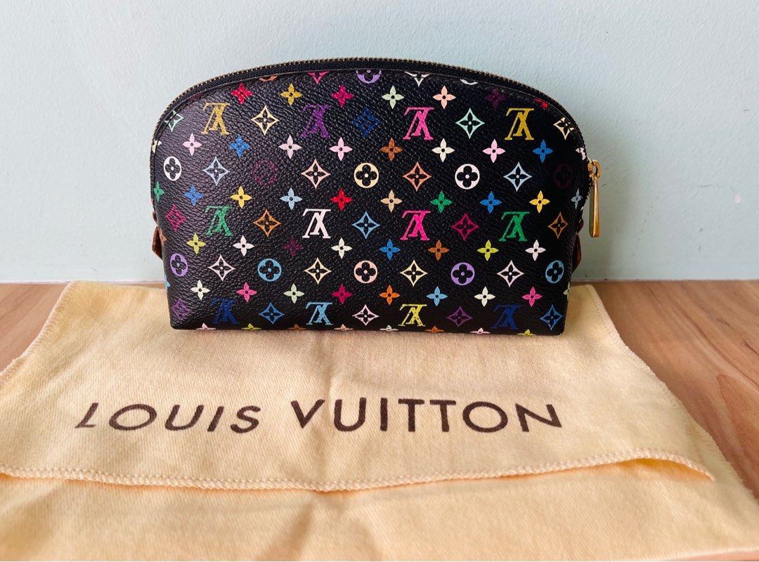 Sold at Auction: Louis Vuitton, Louis Vuitton Makeup bag Pouch LV Monogram  Canvas