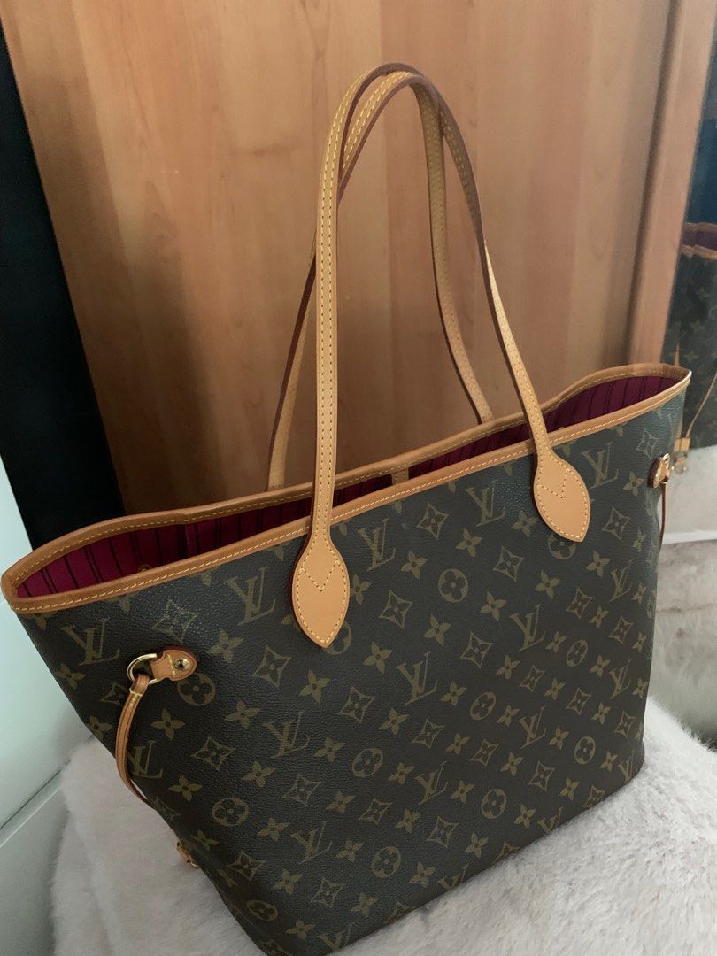 Louis Vuitton LV Neverfull MM (no pouch), Luxury, Bags & Wallets