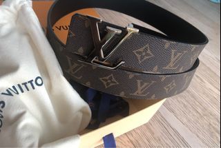 Louis Vuitton, Accessories, Authentic Louis Vuitton Lv Initiales 3mm Reversible  Belt New Never Worn