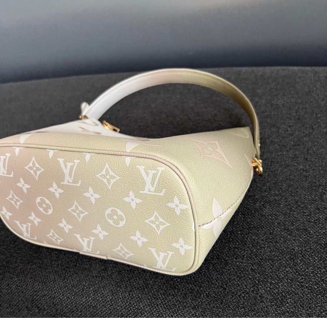 Louis Vuitton LV marshmallow hobo bag new Cream Leather ref.306053