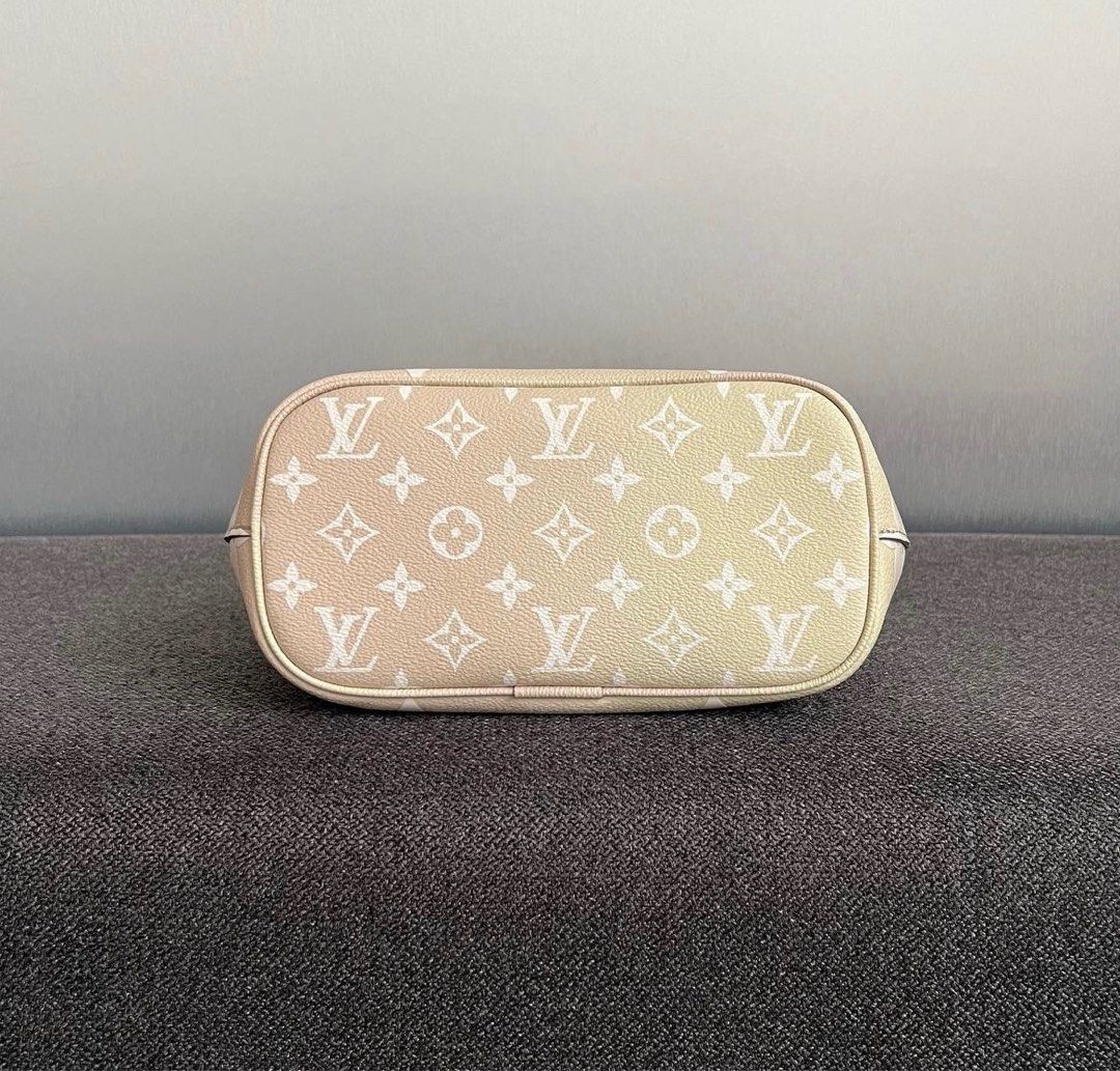 LV MarshMallow Hobo Bag Giant Empreinte Gradient Beige / Green Ghw