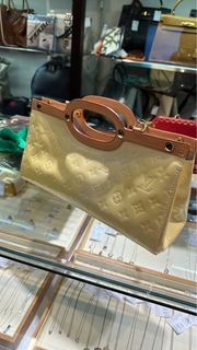 （分類：）位於 。 由 s.and.am 提交（商品編號 1252139844，圖片 1）。簡介： 。
