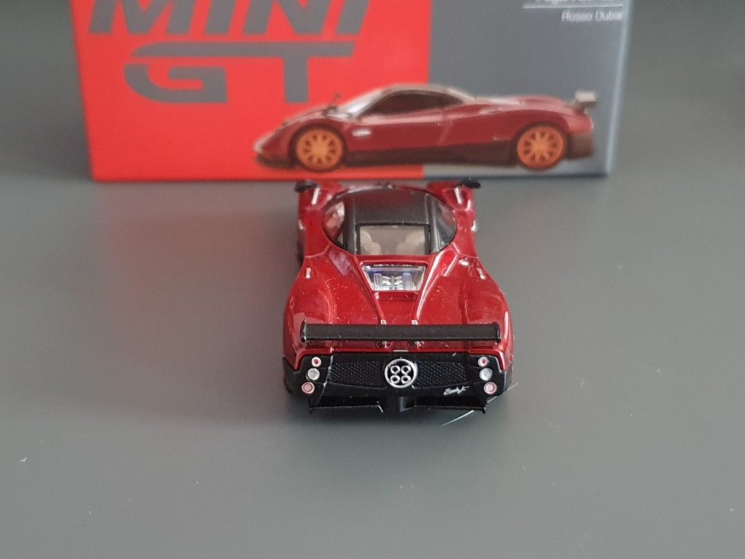 Mini GT 1/64 Pagani Zonda F Rosso Dubai