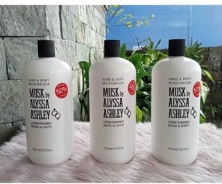 Musk by alyssa moisturing body lotion