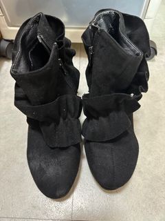 Nice Claup black boots