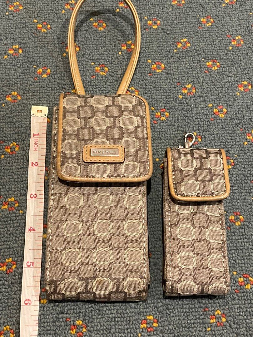 Nine West Make-up Kit (Category: Purses & Pouches) located in Quezon City. Submitted by thyca (Listing ID 1252036850, Image 2). Description: Guaranteed Authentic .