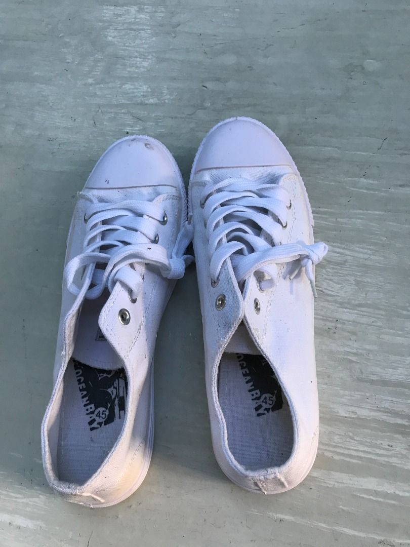 White sneakers hotsell size 11