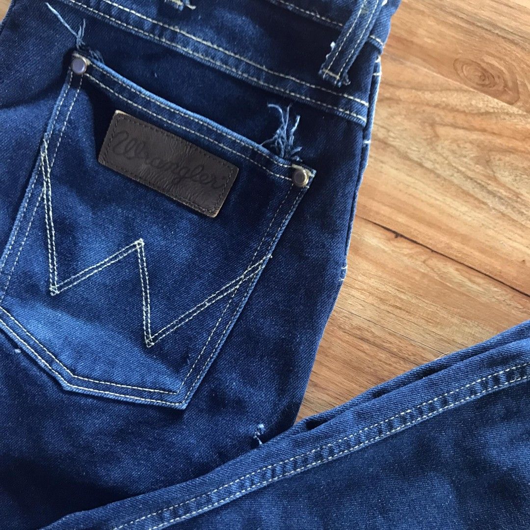 wrangler jeans, Men's Fashion, Bottoms, Jeans on Carousell