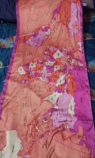 Preloved duck world map shawl in fuchsia