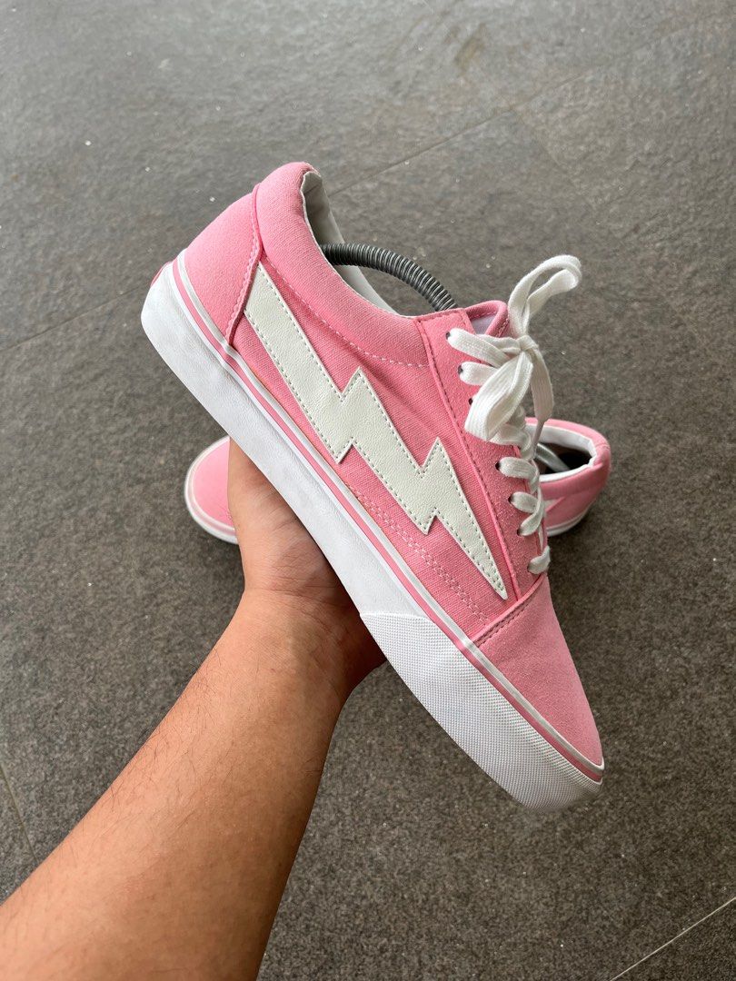Pink revenge storms online
