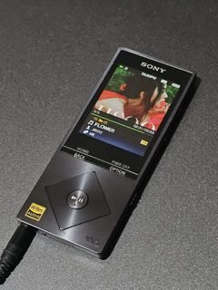 Sony Walkman NW-A26HN 32GB + Digital-ANC MDR-NW750HN Earphones A26