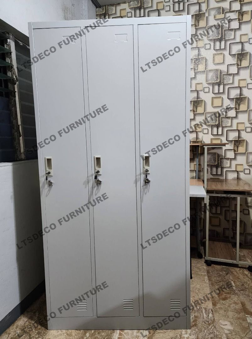 STEEL LOCKER 3DOOR FURNITURE OFFICE PARTITIONS, Furniture & Home Living ...