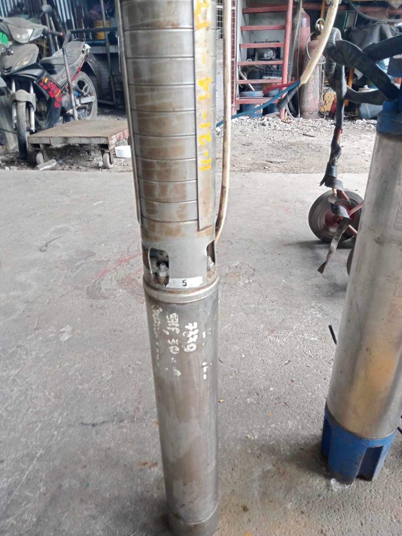 Submersible pump (Category: Construction Tools & Equipment) located in Las Pinas. Submitted by r8jcckkhnj (Listing ID 1252069402, Image 1). Description: 5hp 3 phase Franklin 09178396158 Negotiable .