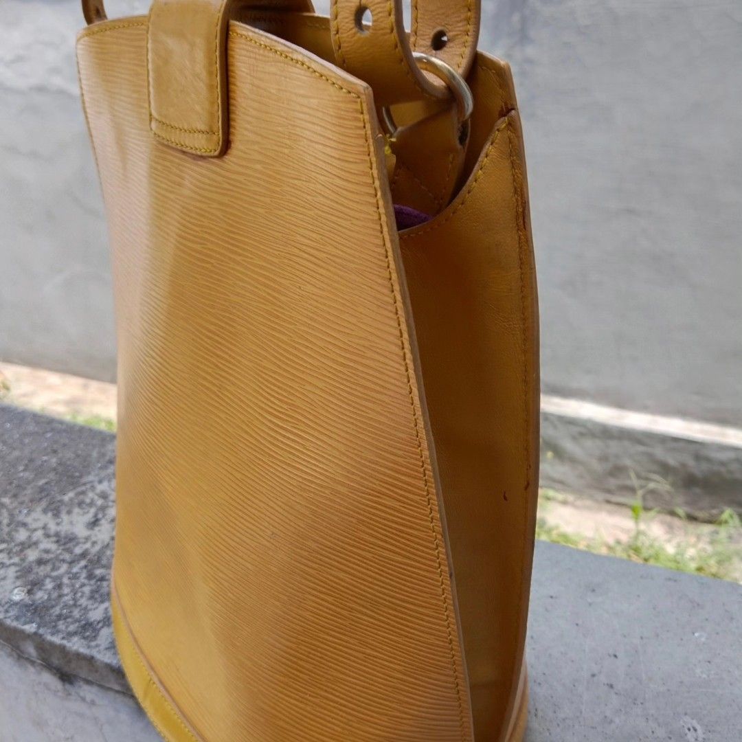 Tas Louis Vuitton Original Speedy Brown Monogram Embossed Hand Bag, Fesyen  Wanita, Tas & Dompet di Carousell