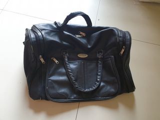 Tas Travelling Semi Kulit merk DISCOVER