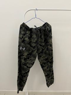 Under armour green camo sweat joggers