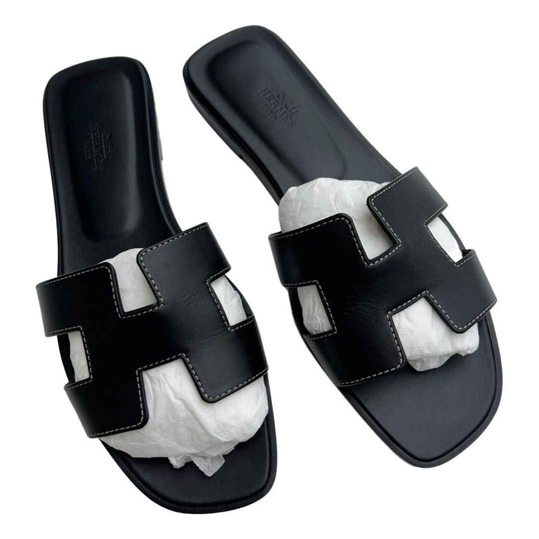 SOLD))Bnib Hermes Rouge Oran Sandals Size 35, Luxury, Sneakers & Footwear  on Carousell