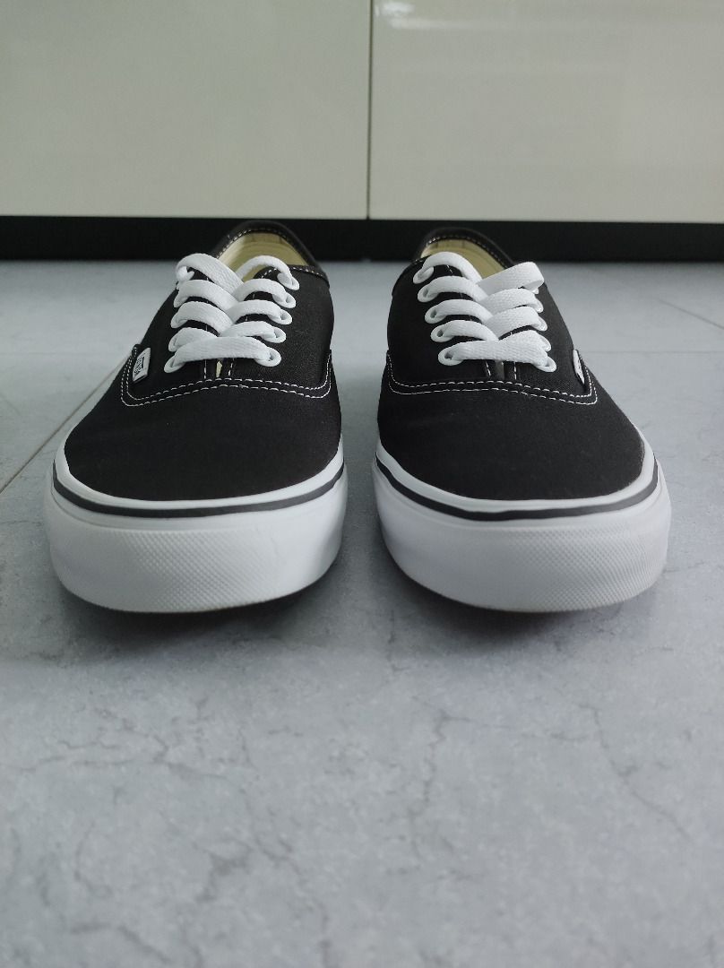 Vans authentic hotsell black white ifc