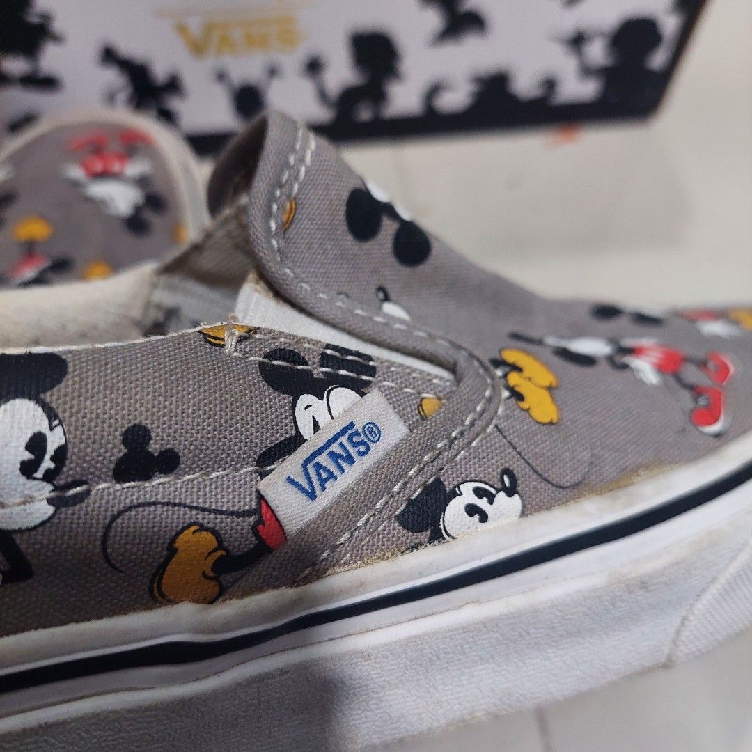 Vans mickey deals mouse mens