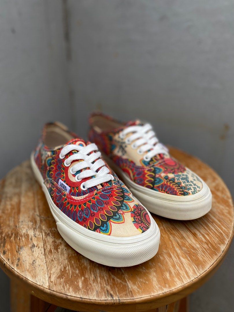 Geo floral vans online