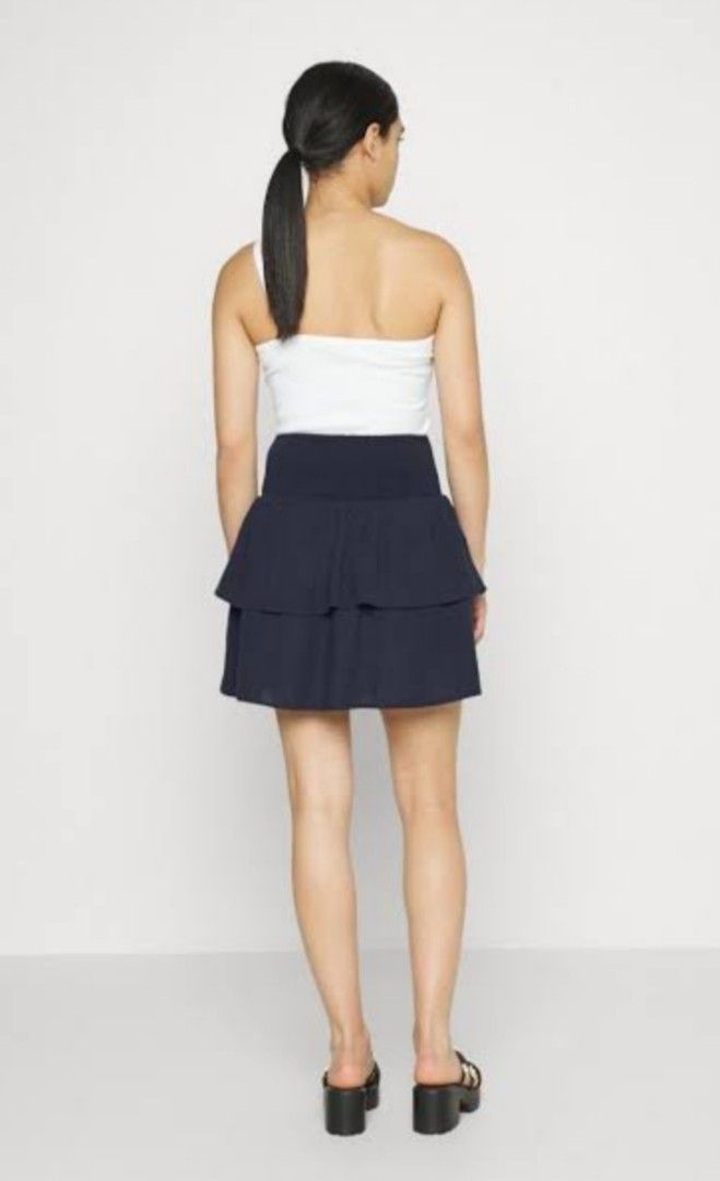 Vero Moda Tiered Black Skirt (Category: Skirts) located in Cebu City. Submitted by declutter_cebu (Listing ID 1252127443, Image 3). Description: Vero Moda Tiered Black Skirt (Small) Used with care Garterized, Fits up to waist 27-28 Some photos for reference only. RFS: declutter.