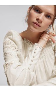 Voluminous Sleeve Lace top