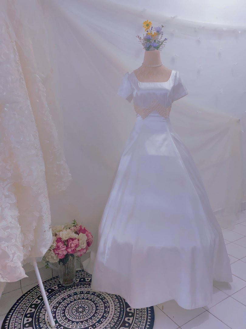 The outstanding wedding dresses of top female celebrities in Korea (ft. Son  Ye Jin, Davichi Lee Haeri) - KBIZoom