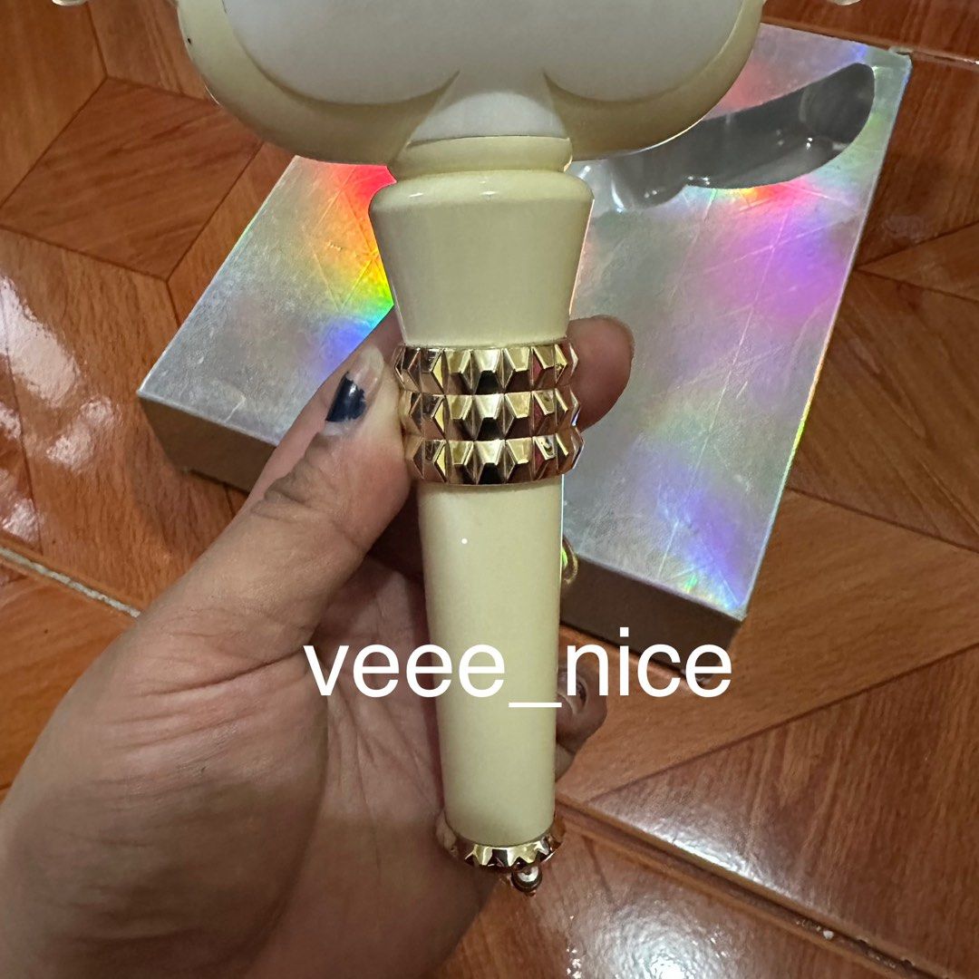 2NE1 Lightstick ver 2 on Carousell