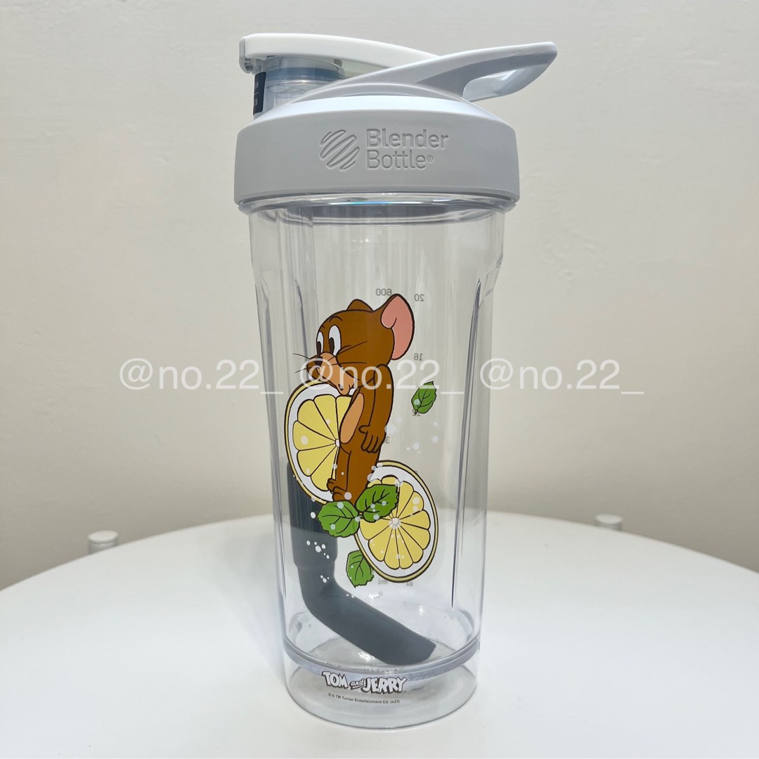 https://media.karousell.com/media/photos/products/2023/8/4/711blender_bottle_strada_trita_1691172246_76f80051.jpg