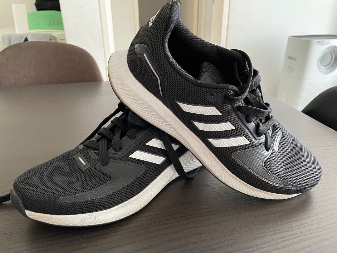 Adidas on sale shoes cloth