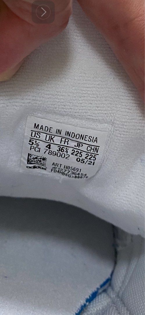 Adidas sneakers, Women's Fashion, Footwear, Sneakers on Carousell