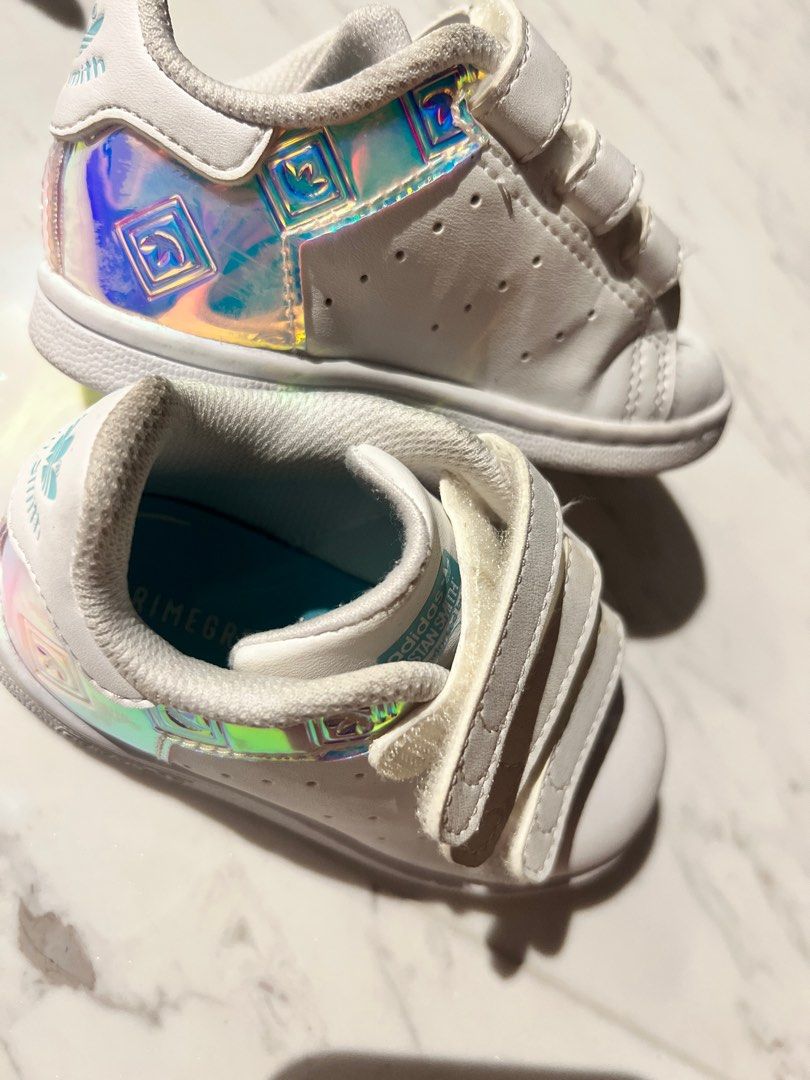White shoes sales stan smith