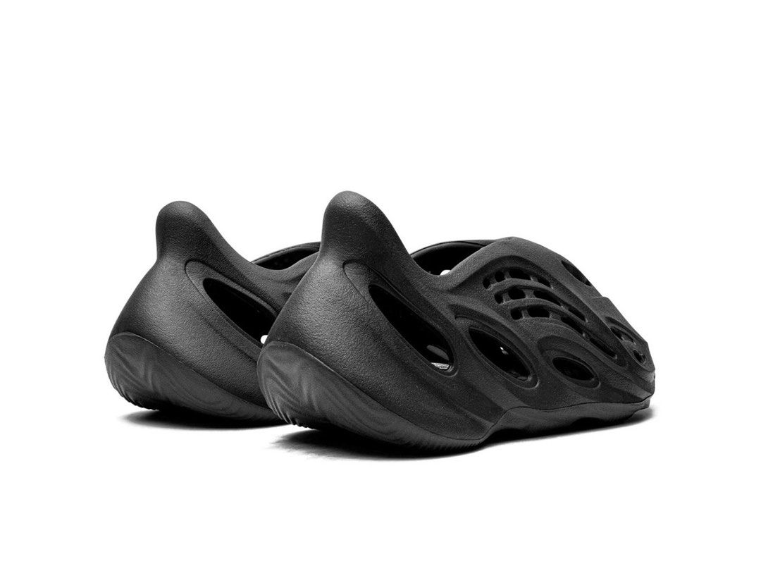 ADIDAS YEEZY FOAM RUNNER CARBON 2023 on Carousell