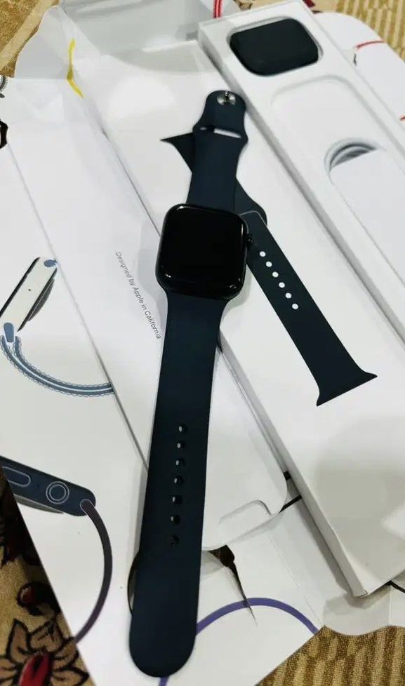 Lelong* Apple Watch Series 8 (GPS & Cellular) - Aluminum
