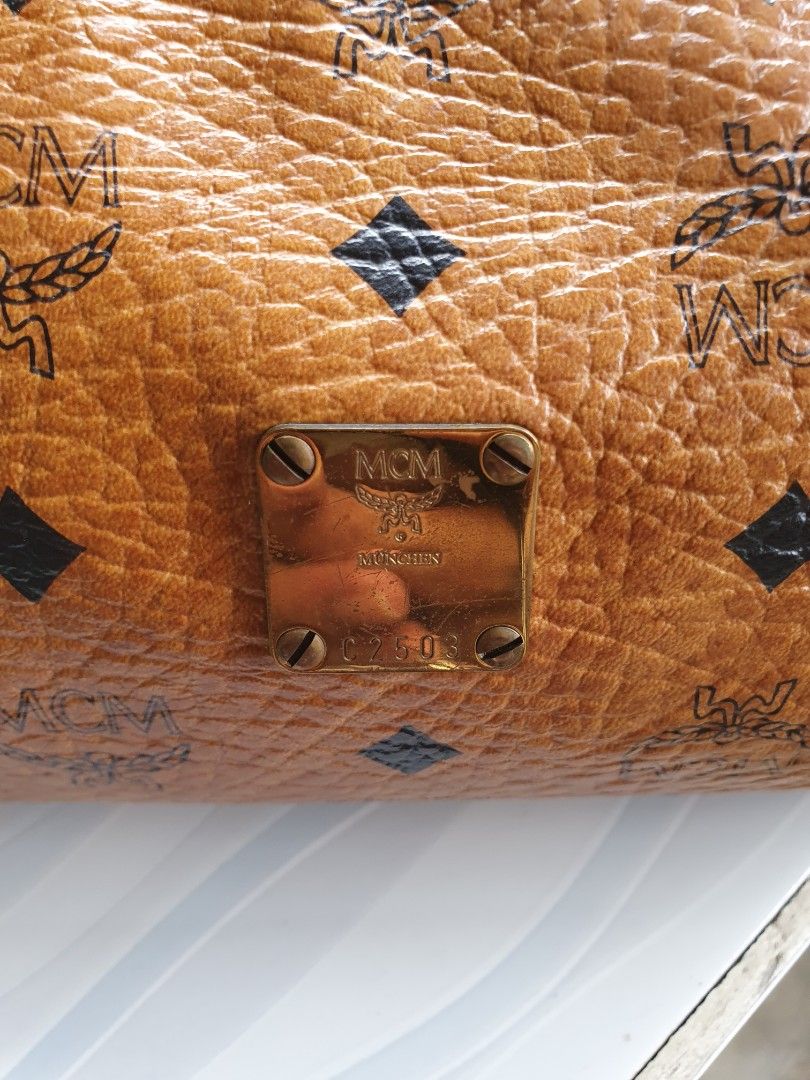 authentic MCM papillon (Category: Luxury Bags & Wallets) located in Santa Maria. Submitted by mikavillaflor4 (Listing ID 1247071514, Image 2). Description: Authentic MCM japan auction japan source issue sa piping sa gilid pero maliit lang all in all goods pa.