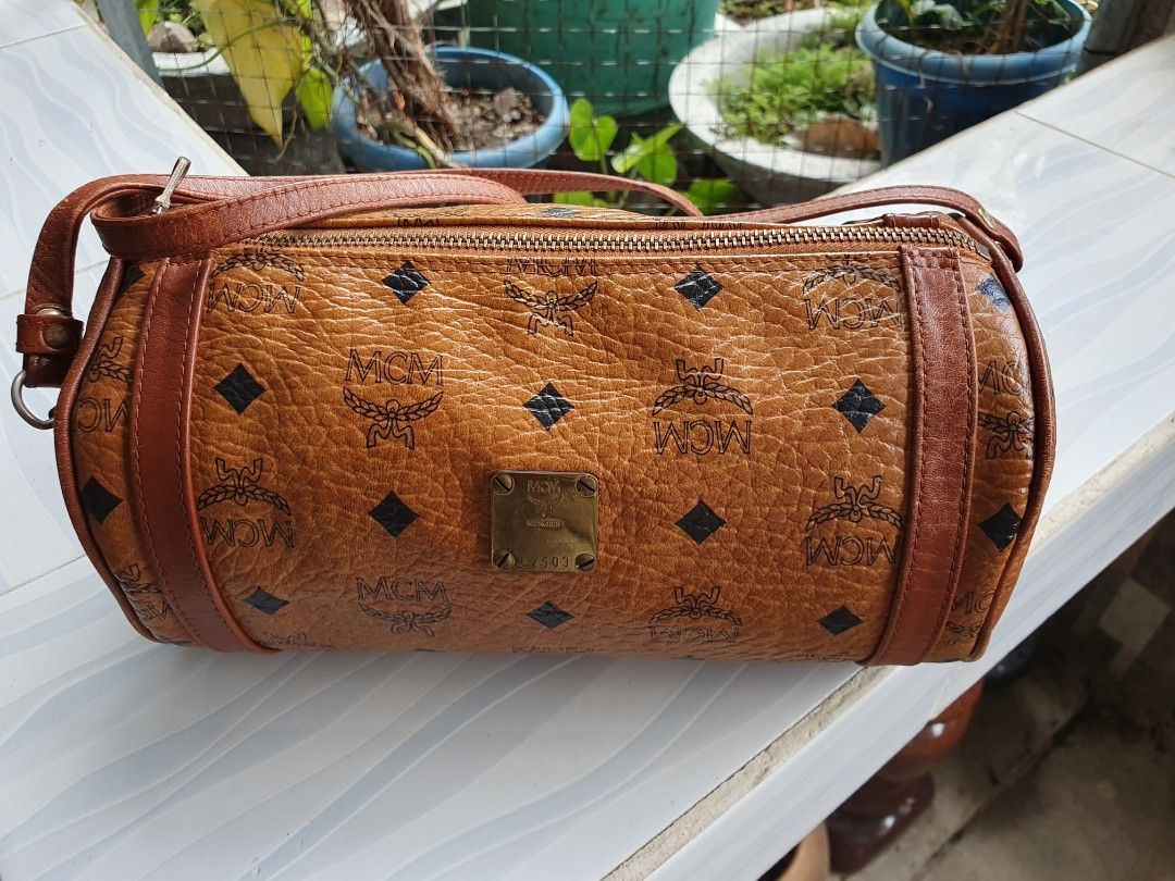 authentic MCM papillon (Category: Luxury Bags & Wallets) located in Santa Maria. Submitted by mikavillaflor4 (Listing ID 1247071514, Image 1). Description: Authentic MCM japan auction japan source issue sa piping sa gilid pero maliit lang all in all goods pa.