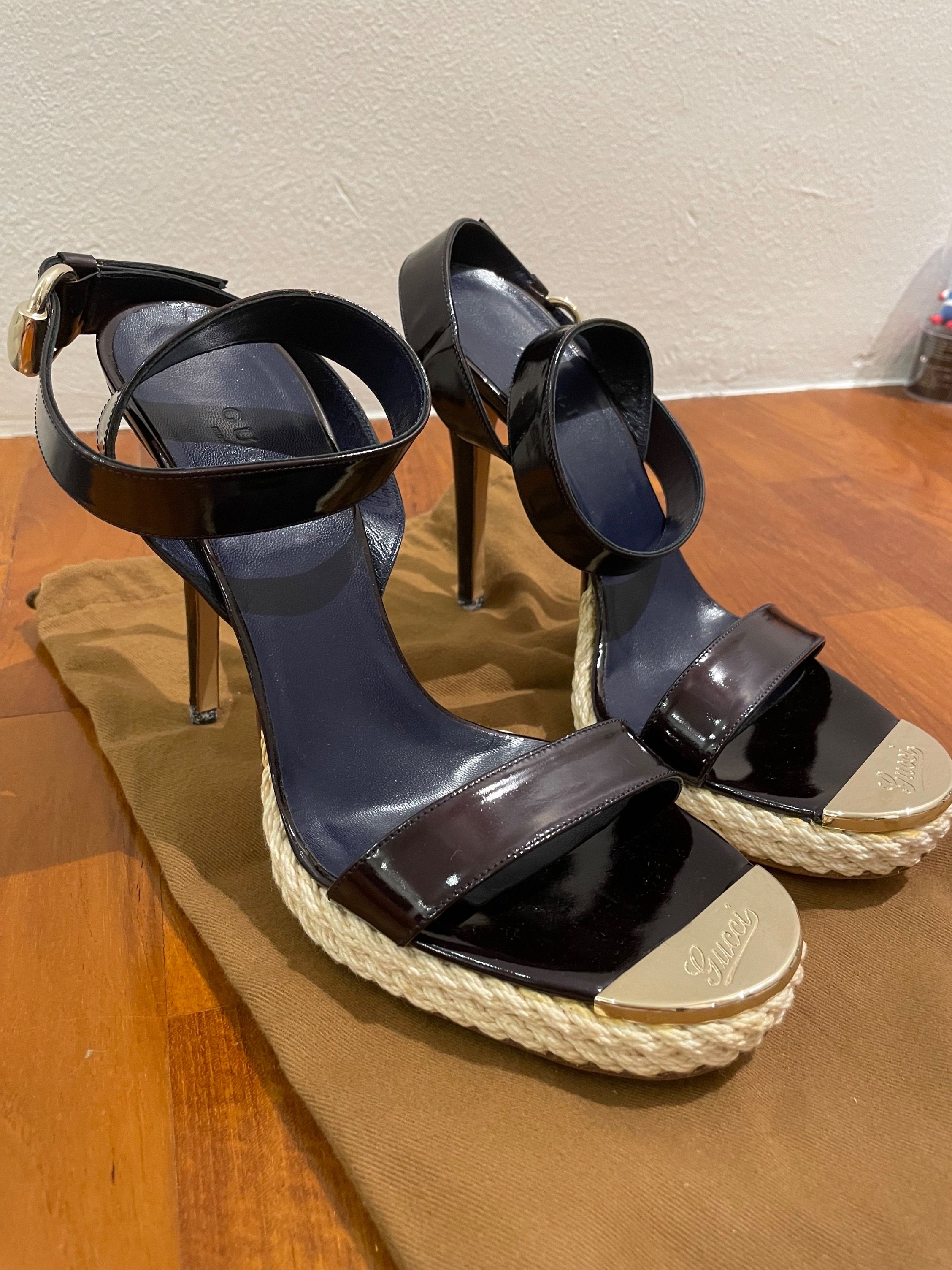 Pre owned gucci sandals deals